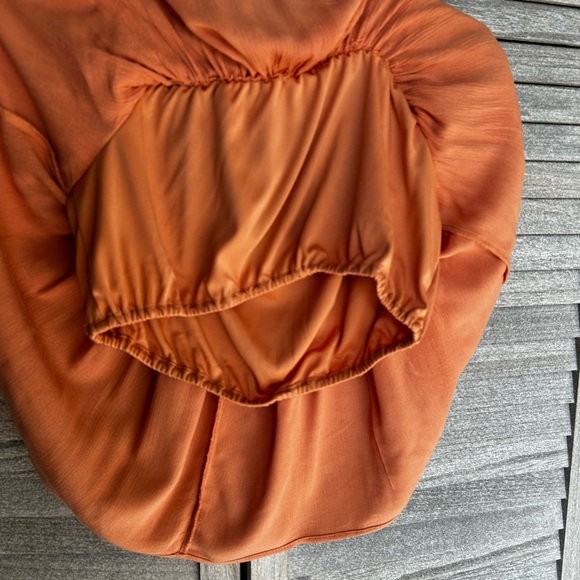 FOREVER 21 Burnt Orange Off the Shoulder Floral Design Crop Top Blouse Medium - Picture 8 of 13